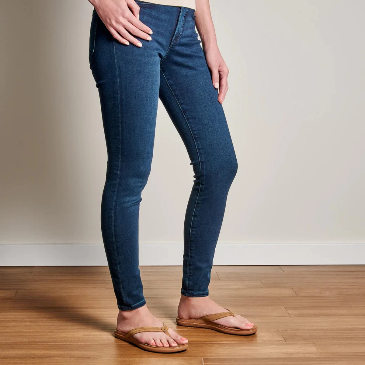 OluKai 'Aukai Sandals Womens 6 OluKai 'Aukai Sandals Womens - Image 4